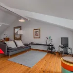 Sunshine Madragoa Apartment Lisbon